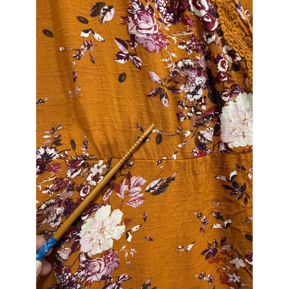 Maurices WrapvTop Womens 1X Rust Floral Peplum Crochet Trim V-Neck Cottagecore - Picture 11 of 12